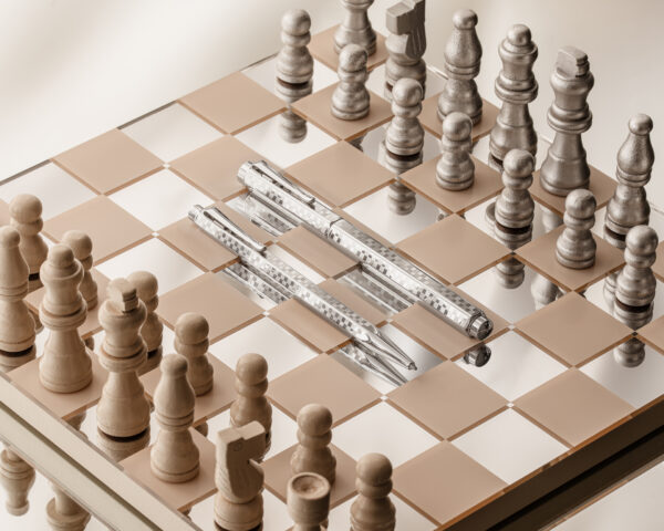 Caran d’Ache lanza la colección Damier, una serie inspirada en los juegos de mesa