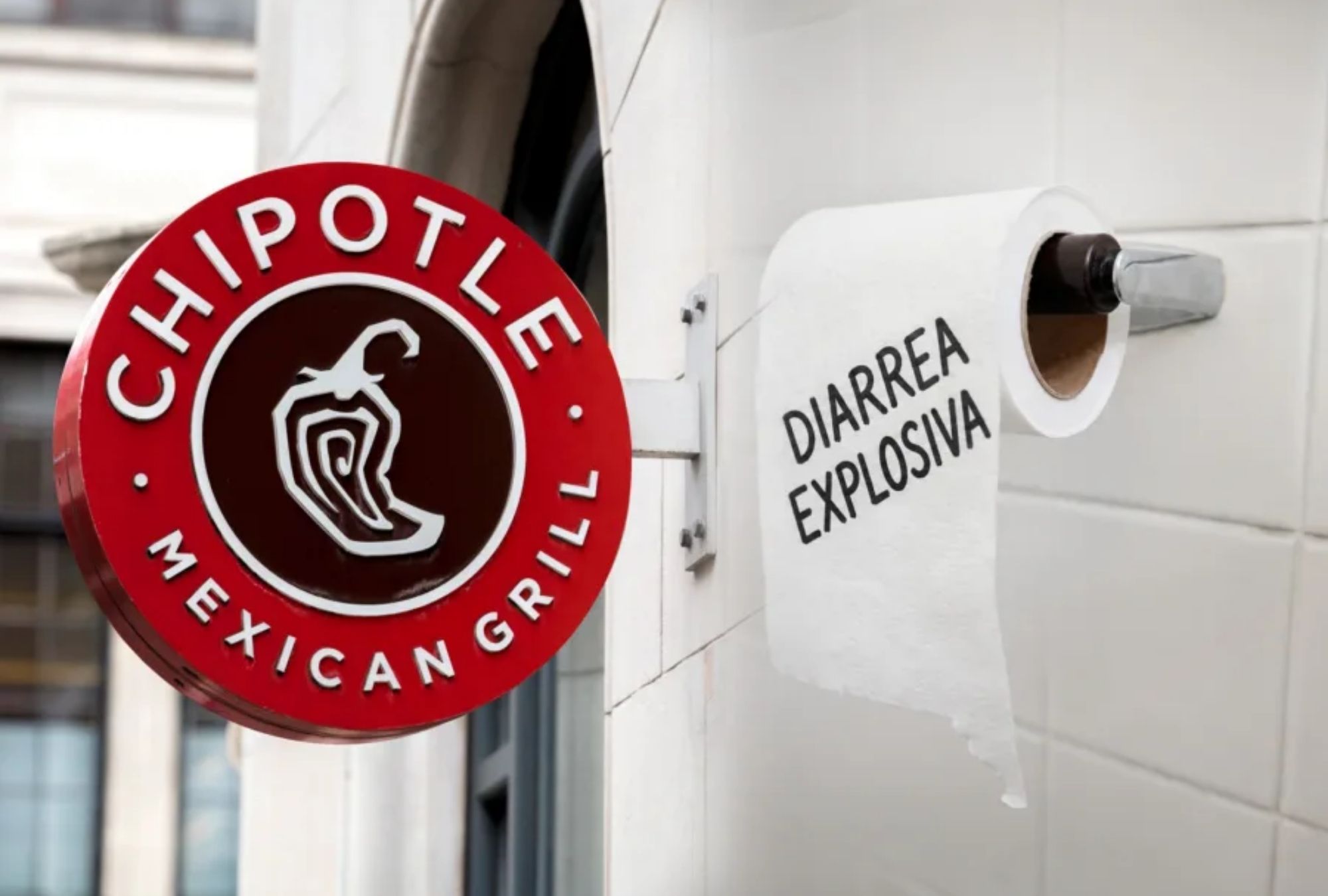 Chipotle retiró jalapeños por salmonela y sus acciones cayeron 9.7%, mientras una crisis por la lechuga deja dos muertos en Estados Unidos.
