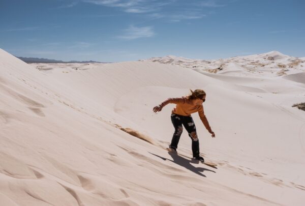 Yoga, estrellas y dunas: el desierto mexicano que quiere ser un destino wellness