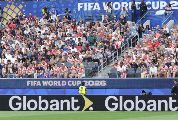 FIFA quiere dejar atrás al ‘aficionado anónimo’: así usará inteligencia artificial