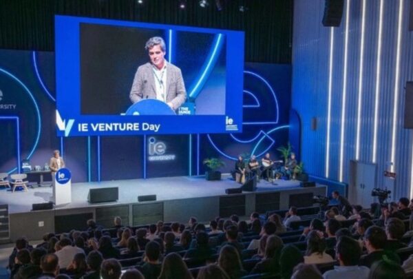 IE University entra al top 15 mundial de PitchBook para emprendedores MBA
