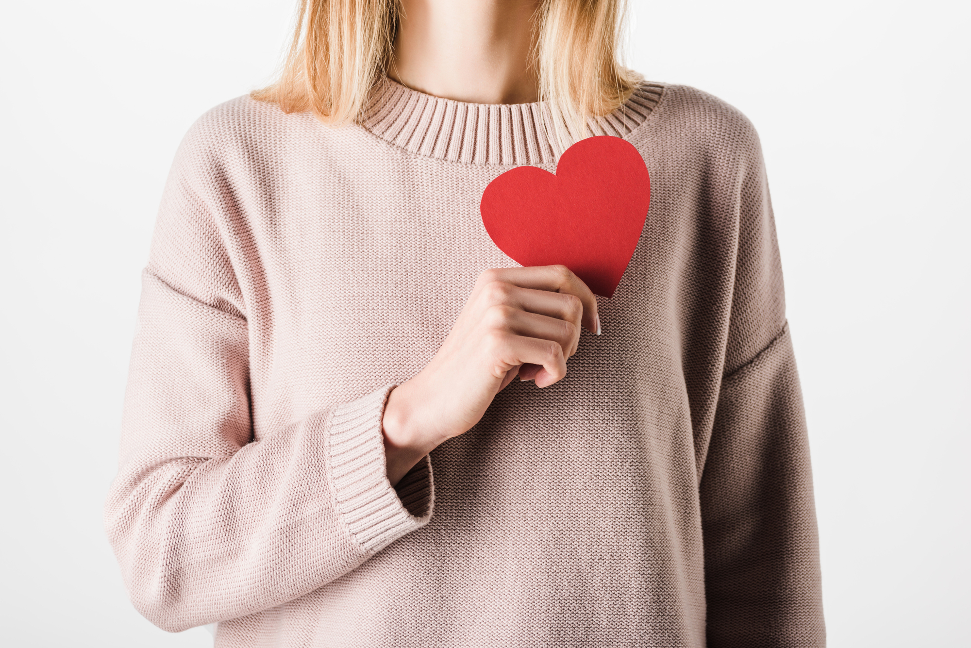 La detección cardiovascular comienza con factores básicos como presión arterial, colesterol y glucosa.