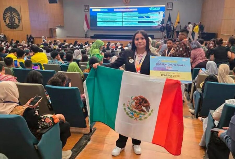 Mexicana gana oro en Indonesia con extintor que apaga fuego mediante sonido