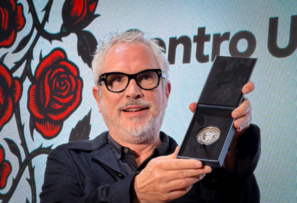 Alfonso Cuarón recibe la Medalla Filmoteca UNAM: el primer reconocimiento de su universidad tras ganar 7 oscares
