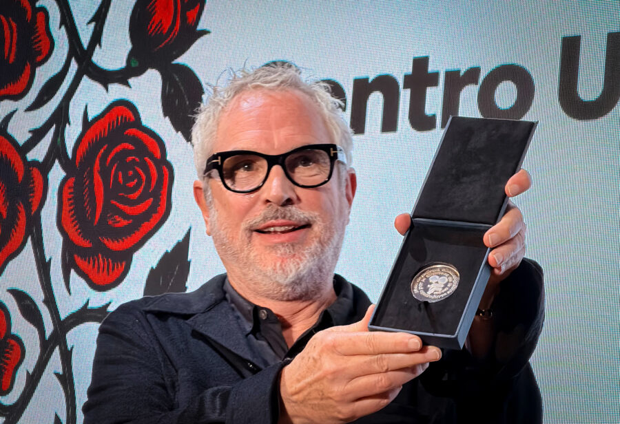 Alfonso Cuarón recibe la Medalla Filmoteca UNAM: el primer reconocimiento de su universidad tras ganar 7 oscares