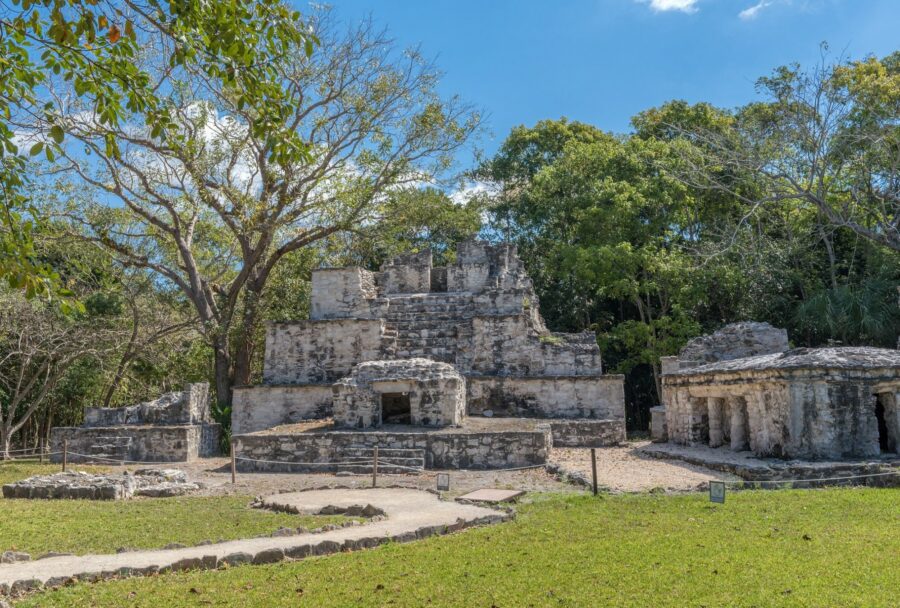 Guías, cooperativas, artesanos y pequeños hospedajes forman parte de la oferta turística comunitaria | Imagen: Depositphotos.com