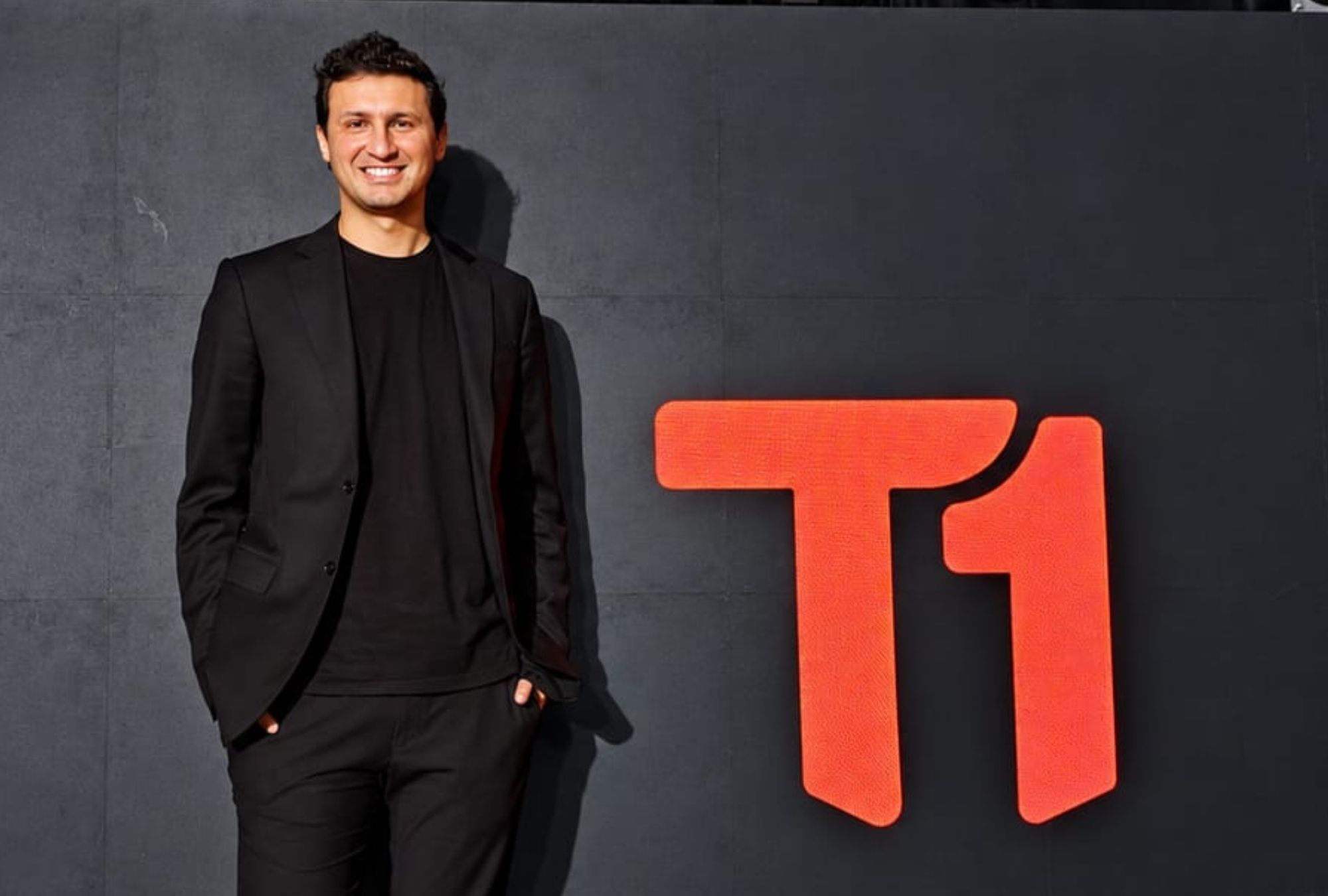 T1, la plataforma de ecommerce de Arturo Elías Slim, integra tiendas online, pagos, envíos, facturación e inteligencia artificial gratis.
